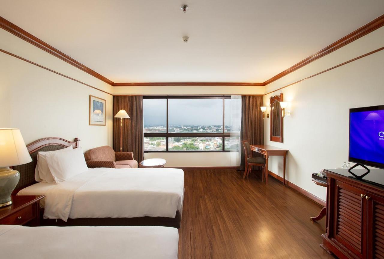 Centara Riverside
